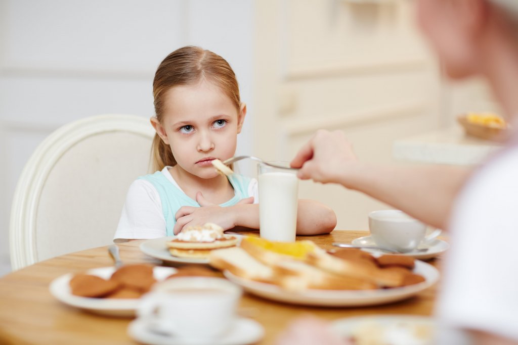 Niña no quiere comer